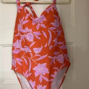 NWT Women’s Summersalt Floral plus size One Piece Swimsuit 18